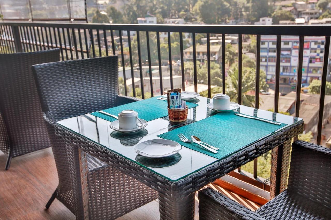 Bunk Planet Hotel Kandy Exterior photo
